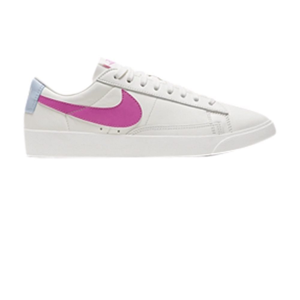 Nike Blazer Low (Women’s) - Size 6